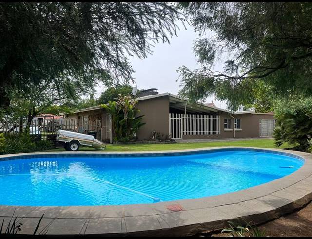 4 BEDROOM HOUSE FOR SALE IN SELCOURT